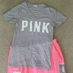 Medium pink top. Like NEW! Absolutely love this!