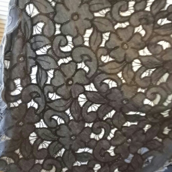 Two scarf bundle. - Picture 2 of 4