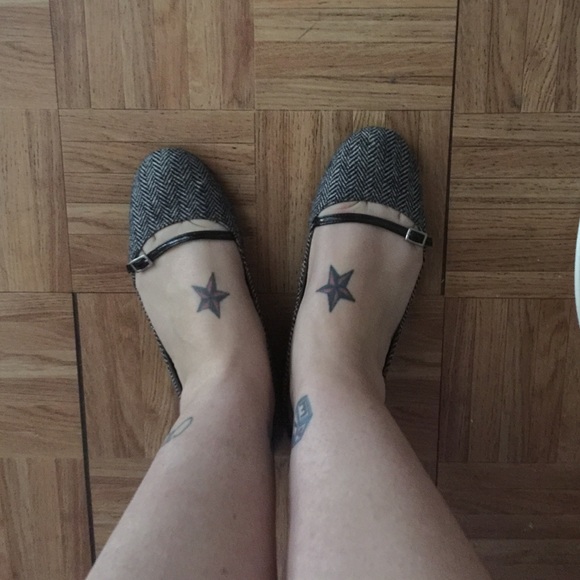 Gap buckle black/white flats - Picture 3 of 3