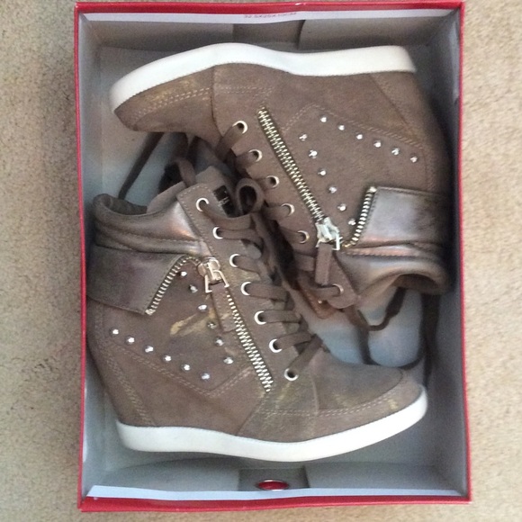 Guess wedge sneakers Size 7