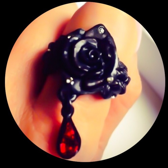 HOLD‼️Black Passion Rose 8 - Picture 2 of 4