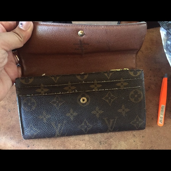 Authentic Louis Vuitton wallet