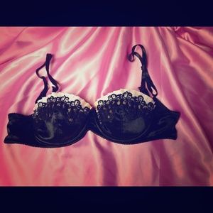 Victoria's Secret bra- 34B