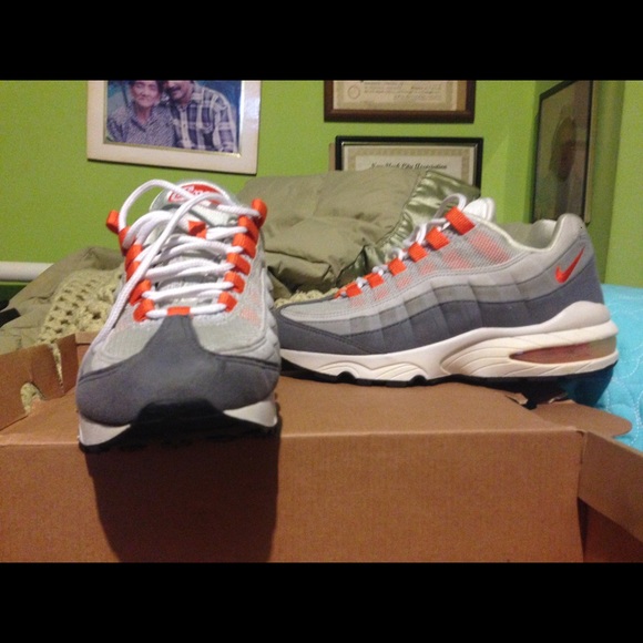 Sneakers - Picture 2 of 3