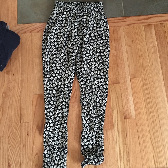 Brandy Melville Pants - Harem