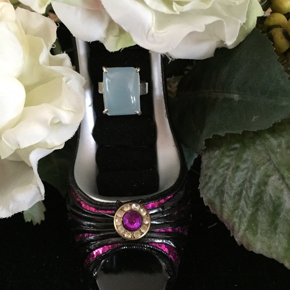 Beautiful Ring - Picture 2 of 3