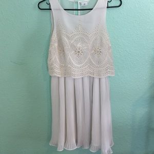 Flowy white open back dress SOLD 💗