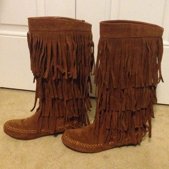 Fringe boots women's size 8