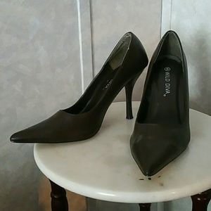 Pointed heels
