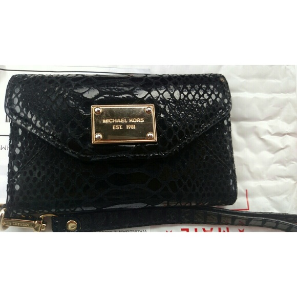 Michael kors iphone wallet