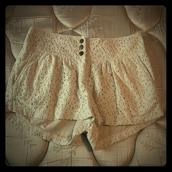 Bundle Cream lace shorts and blue heart tank