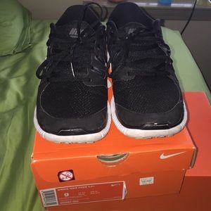 Women's Nike free runs 5.0+