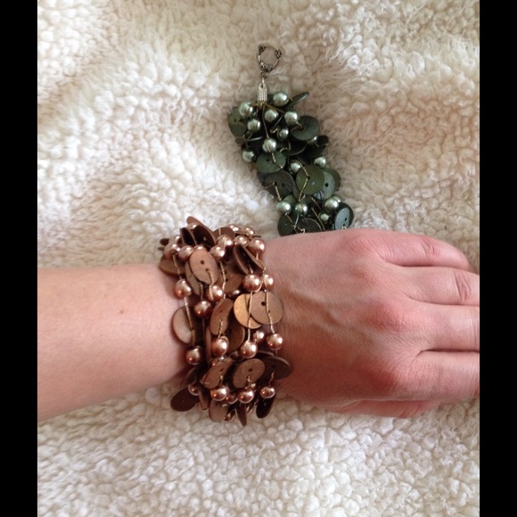 Button bracelets - Picture 2 of 2