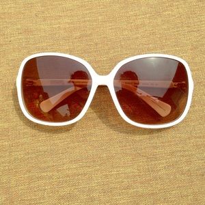 Coach L910 LeAnn Sunglasses