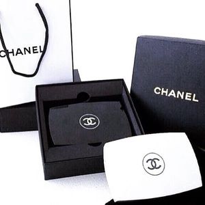 Chanel emergency power bank