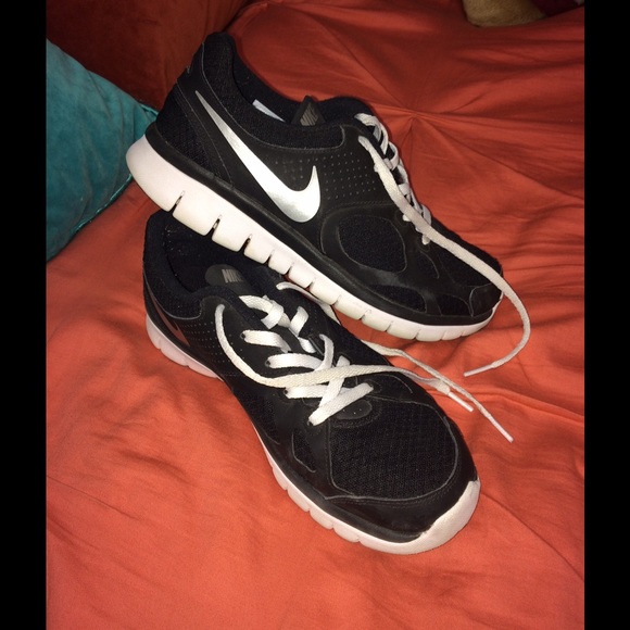 Nike Shoes - Nike Tennis Shoes