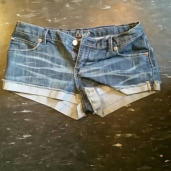 Levi's Denim - Sold @ vinted Levis shorts..