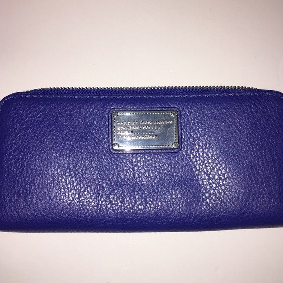 Marc By Marc Jacobs Wallet - Picture 2 of 4