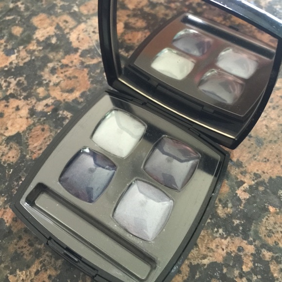 Shades of Blue Eye Shadow