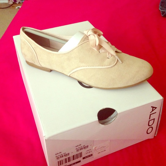 Olylia-32 Aldo size 6 dress shoes
