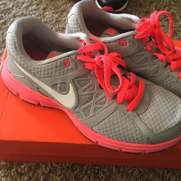 Nike Shoes - Nike Relentless 2