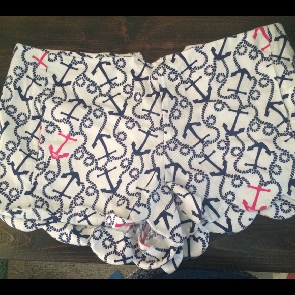 Lilly Pulitzer Anchor Scalloped Shorts