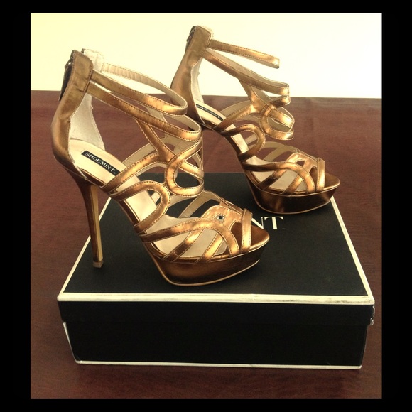 Copper sexy pump with zipper in back! GORGEOUS!