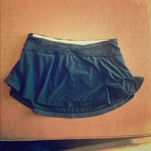 Lululemon Black Pacesetter skirt size 6