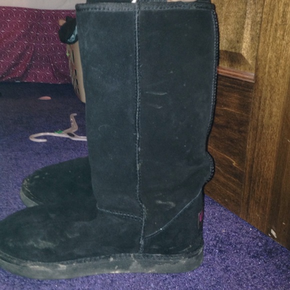 Black boots