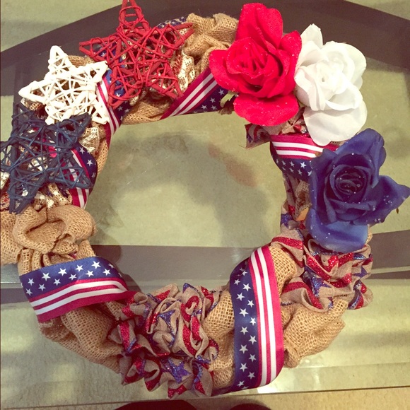 Holiday wreath