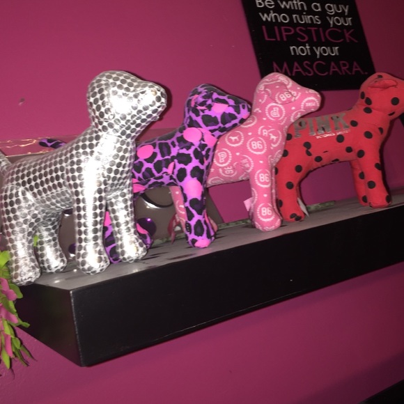 Victoria's Secret dogs