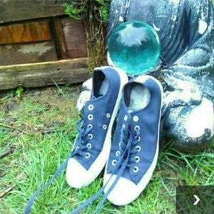 New!! dark blue men's converse