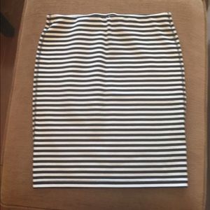 Black & white striped mini skirt worn 1 time