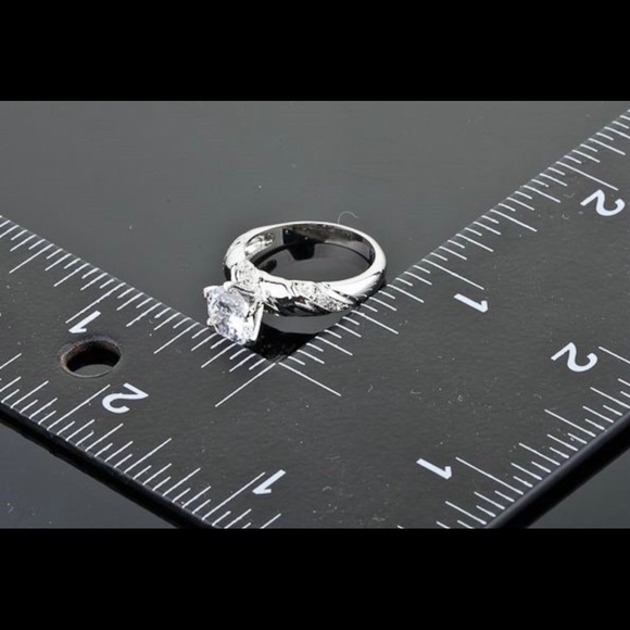 🌟Engagement Ring🌟 - Picture 2 of 3