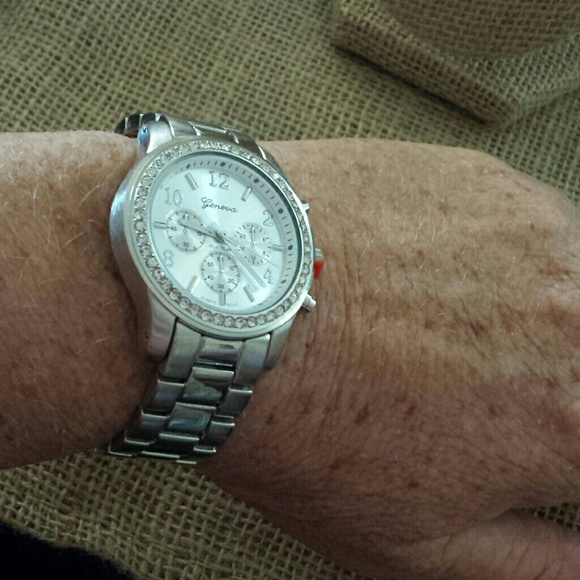 Silver watch - Picture 2 of 3