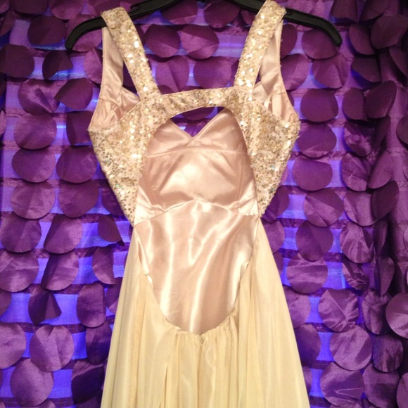 Prom Dress - Picture 3 of 4