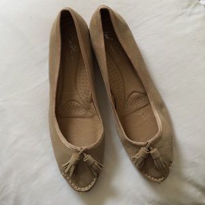 Donald J Pliner shors, flats