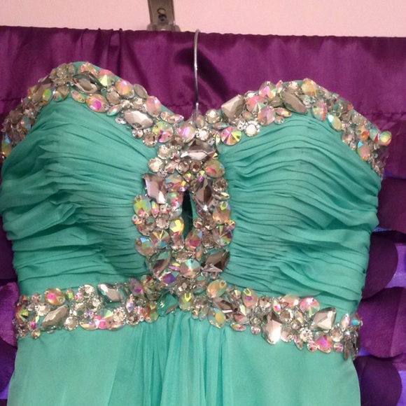 Prom Dress - Picture 2 of 4