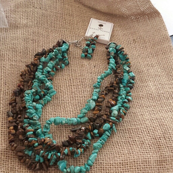 Chip stone necklace with matching earrings