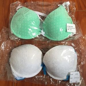 Frederick's of Hollywood T-Shirt Bras (Two)