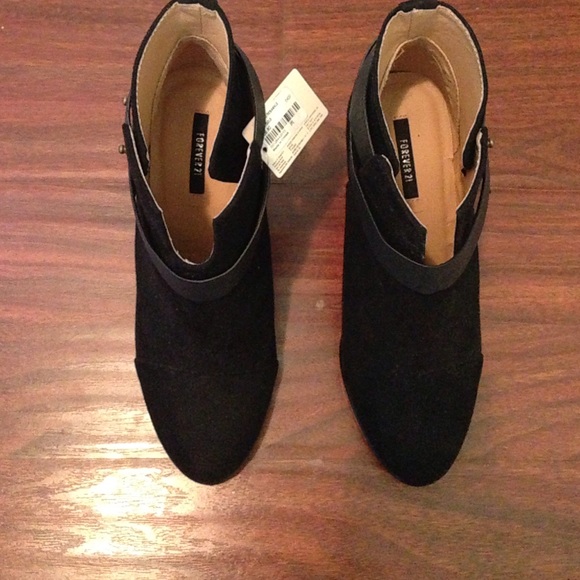 Booties - Picture 3 of 4