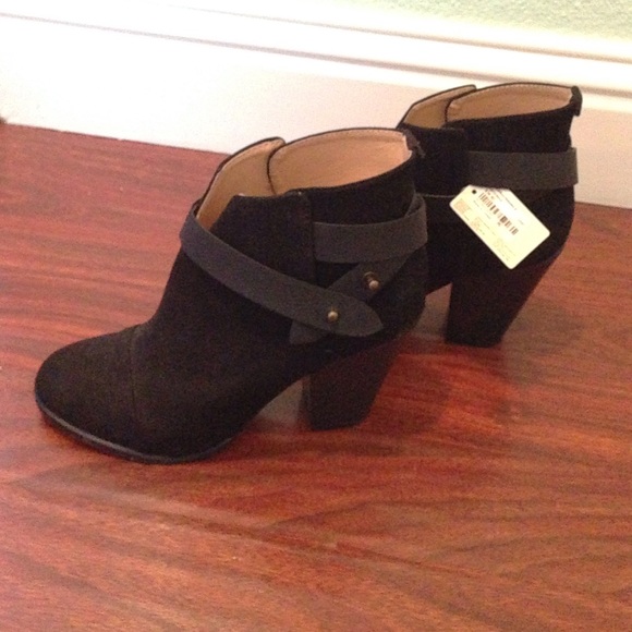 Booties - Picture 4 of 4