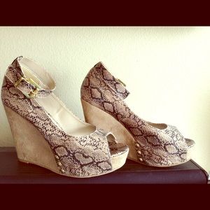 Snake skin print Wedges