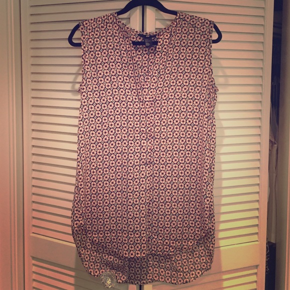 H&M printed sleeveless blouse US8