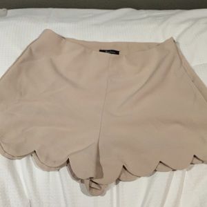 Scalloped beige high waisted shorts