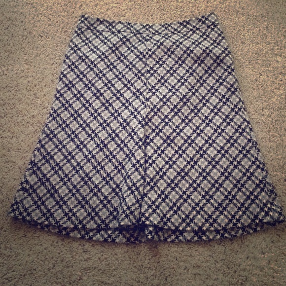 Ann Taylor loft houndstooth skirt