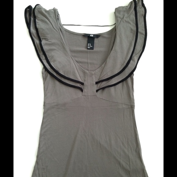 H&M grey top💙 DONATED❗️