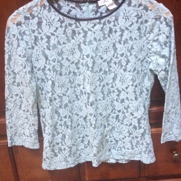 3/4 sleeve blue lace shirt!