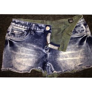 Flip side shorts Camo/ Jean 🌚