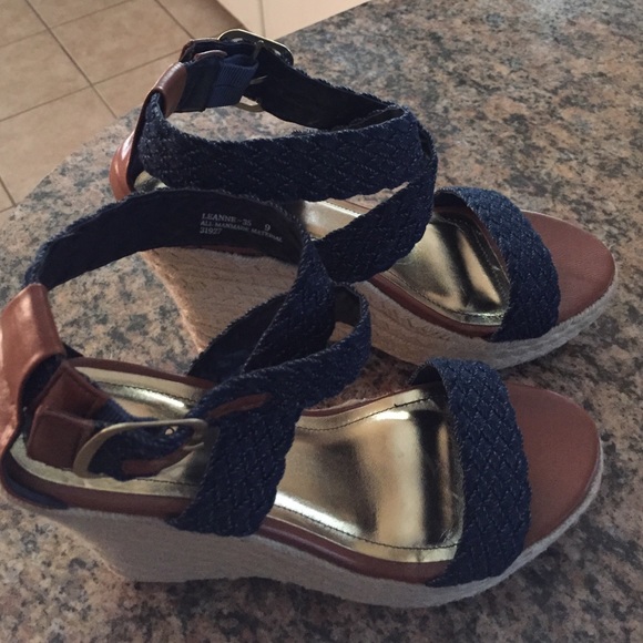Sandals - Picture 2 of 4